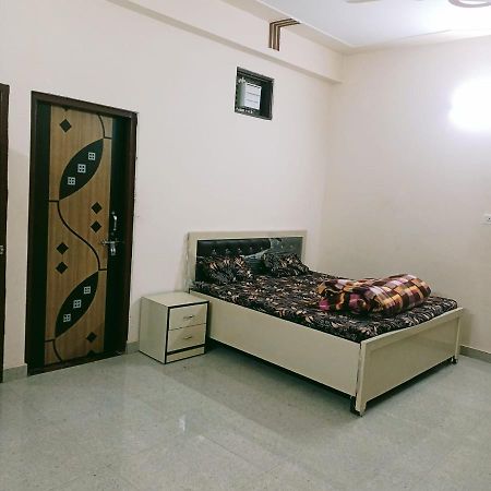 Radha Bhavan Vrindāvan Dış mekan fotoğraf