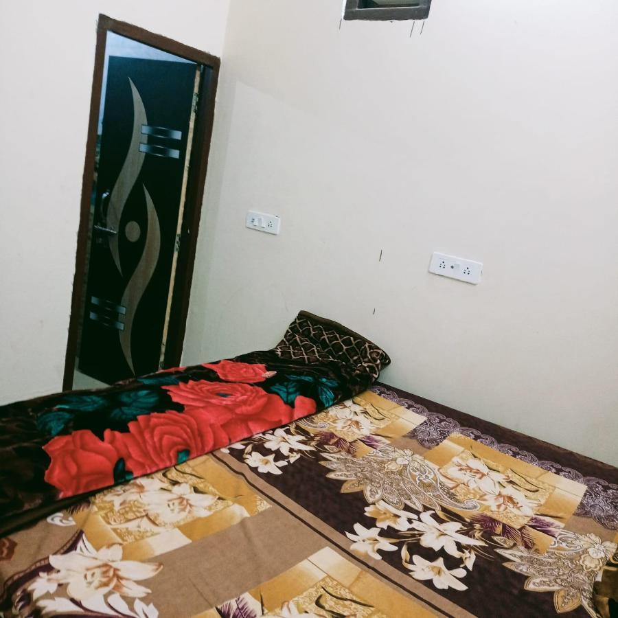 Radha Bhavan Vrindāvan Dış mekan fotoğraf