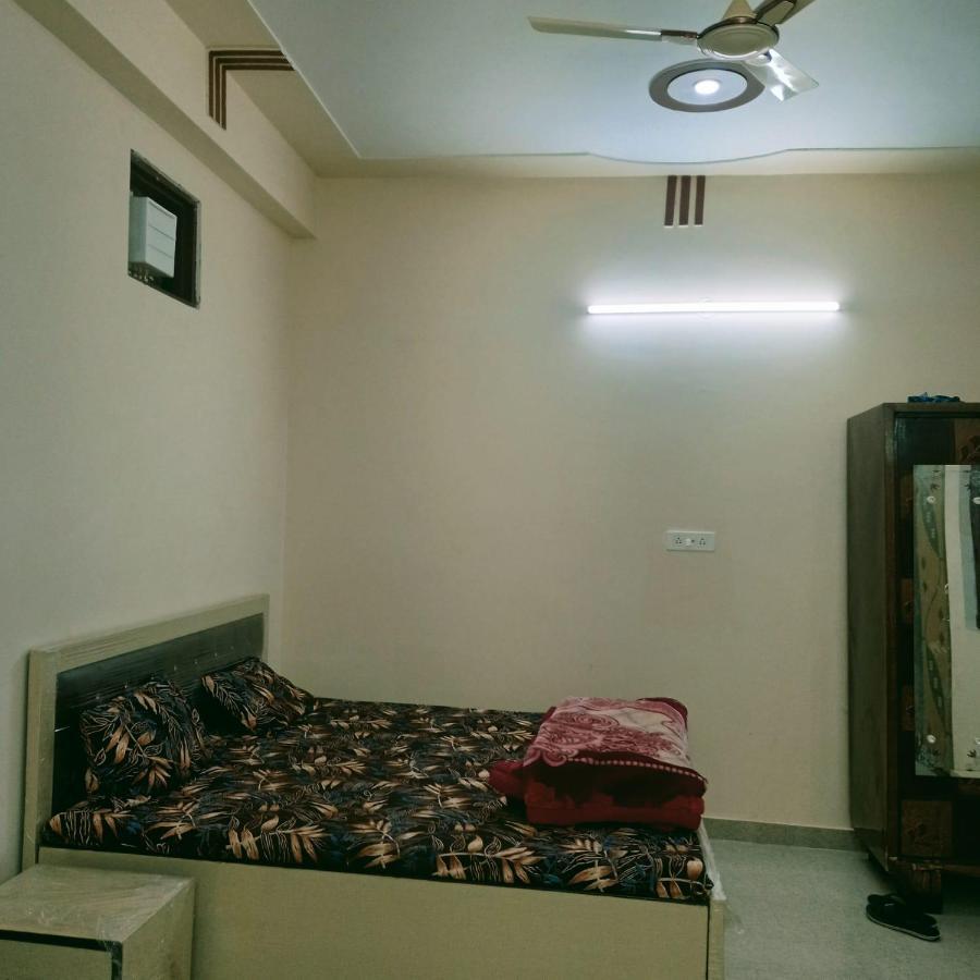 Radha Bhavan Vrindāvan Dış mekan fotoğraf
