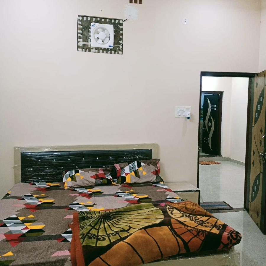 Radha Bhavan Vrindāvan Dış mekan fotoğraf
